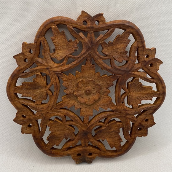 Vintage Hand Carved Wooden Raised Footed Trivet Leaves & Flower Made in India - Picture 9 of 9